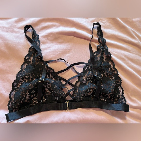 4 super cute and sexy bralettes - Picture 2 of 8